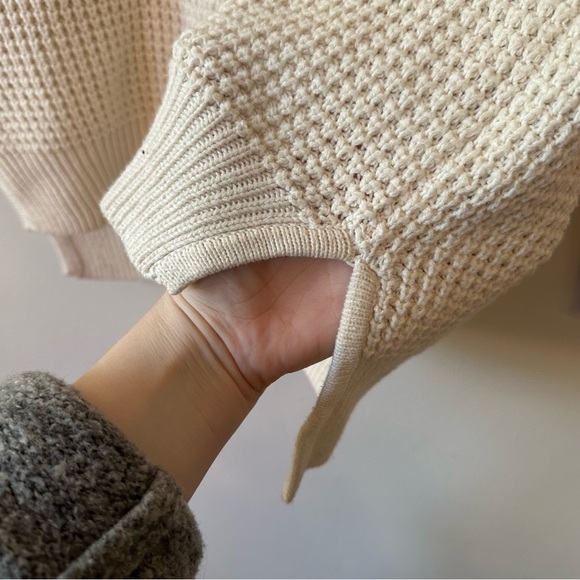 BDG Urban Outfitters | Waffle Knit High Neck Step Hem Sweater Size Small - Picture 4 of 8
